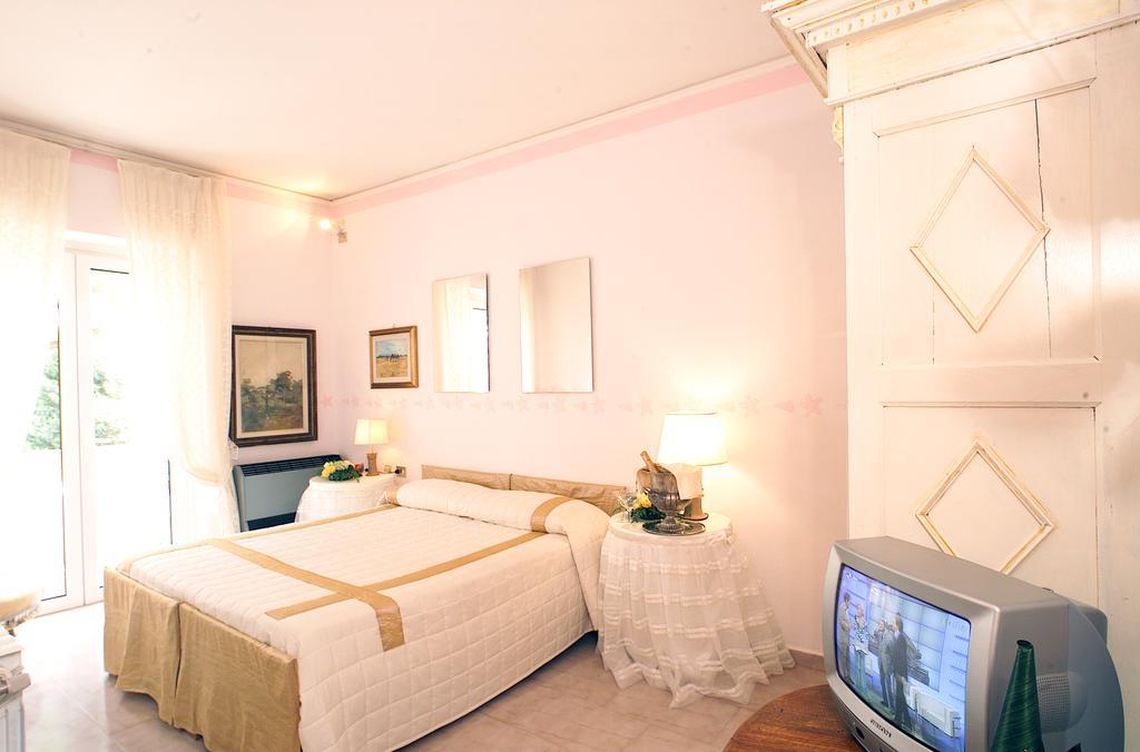 Hotel Velcamare Tarquinia Phòng bức ảnh